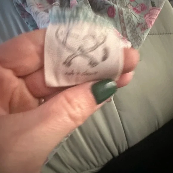 Hold for chuntifabulous - Picture 5 of 9